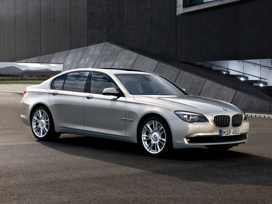  BMW 7-Series Individual 2009 года  (фото 8 из 13)